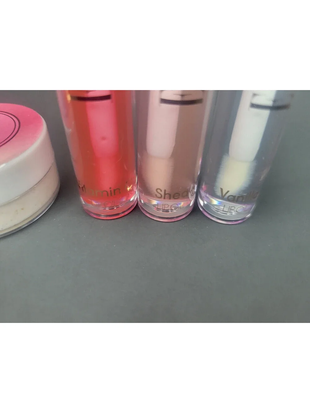 6 Pc Elle Pure Glow Set Lip Oils 0.1oz/3mL each & Lip Scrub 0.21oz/6g NWOB
